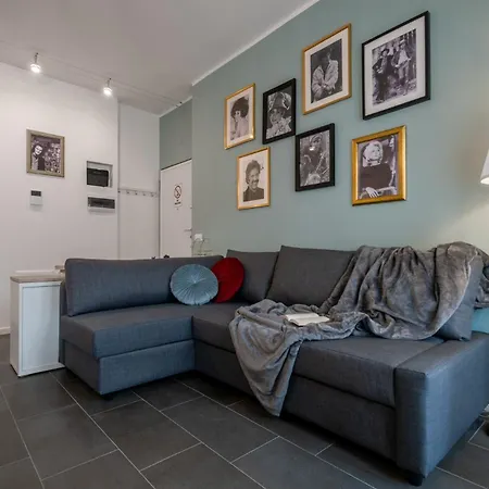 Ospitali - Casa Cinema, Bilocale A 100 Mt Dalla Metro Per 5 - No Lift Apartment *