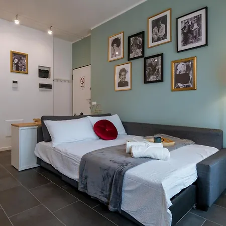Ospitali - Casa Cinema, Bilocale A 100 Mt Dalla Metro Per 5 - No Lift Apartment *